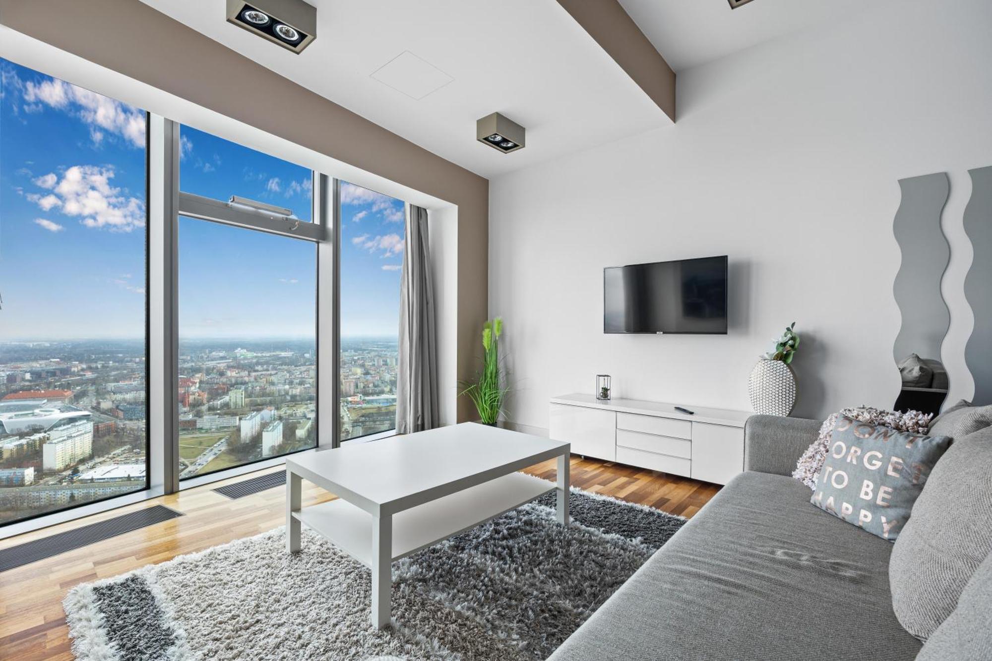 30Th+ Floor Apartments In Sky Tower 弗罗茨瓦夫 外观 照片
