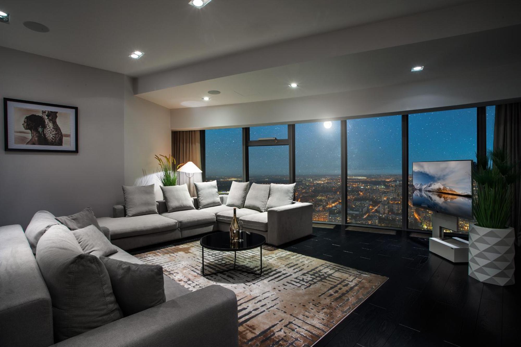 30Th+ Floor Apartments In Sky Tower 弗罗茨瓦夫 外观 照片